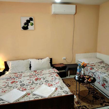 Guest House Emiliya Ovchartsi  Экстерьер фото