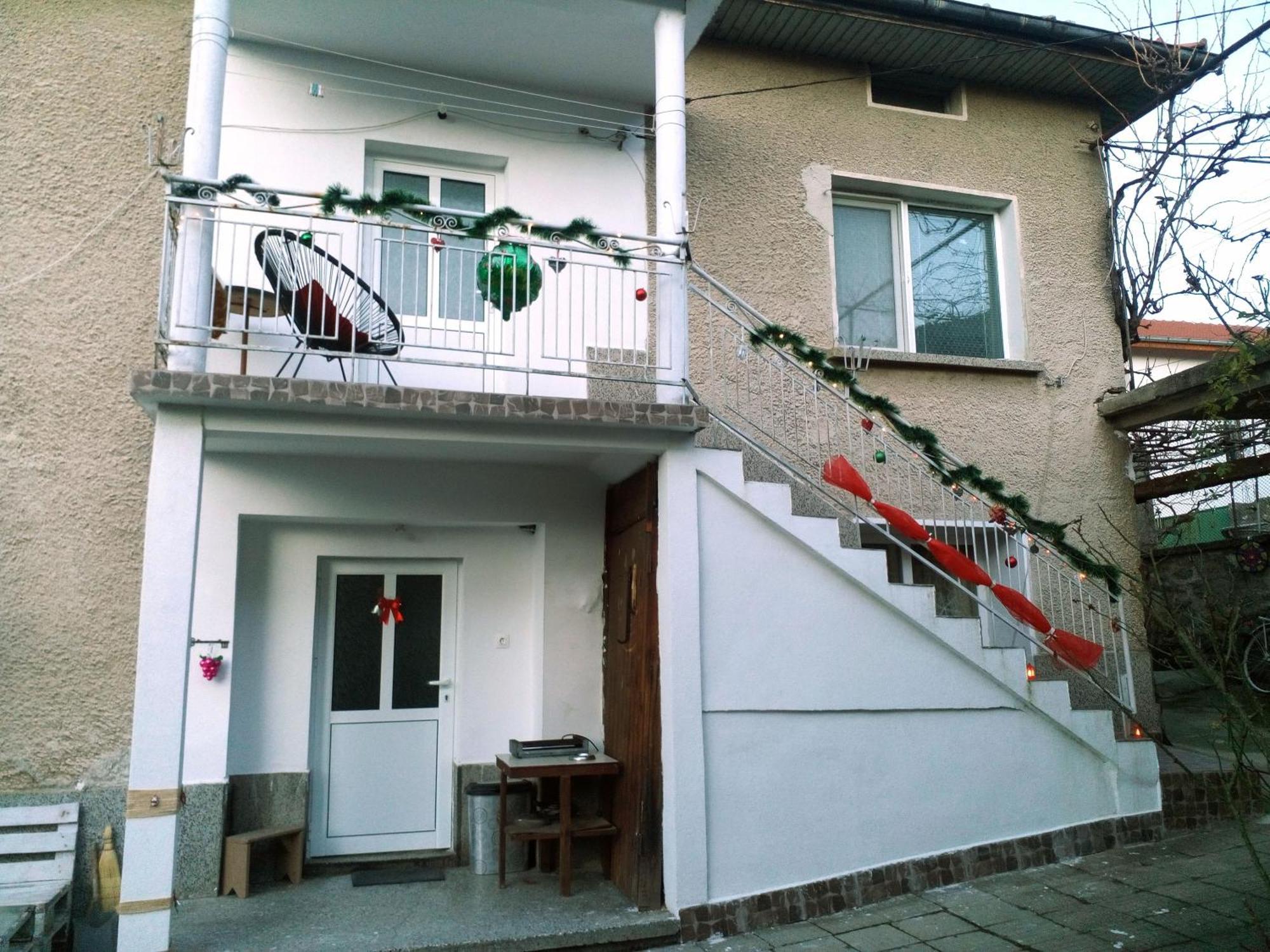 Guest House Emiliya Ovchartsi  Экстерьер фото