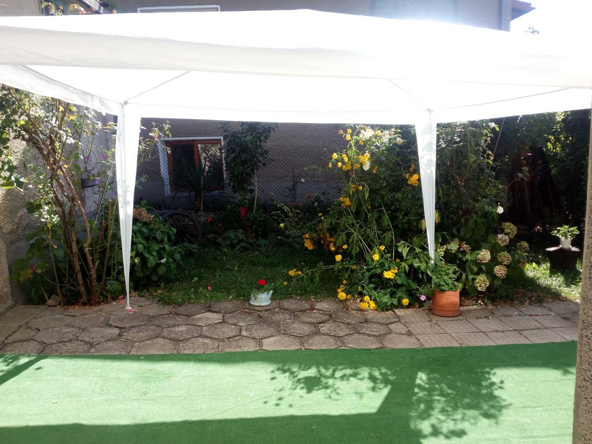 Guest House Emiliya Ovchartsi  Экстерьер фото